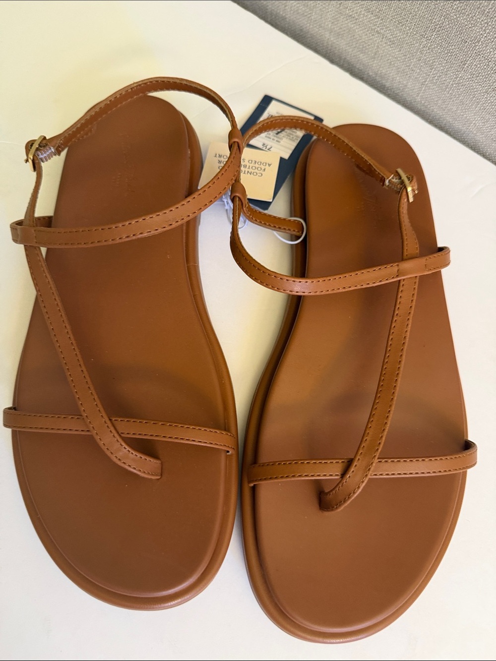 Universal Thread Tan Brown T-Strap Sandals